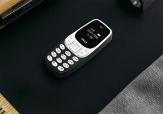 В России выпустили телефон, размером со спичечный коробок