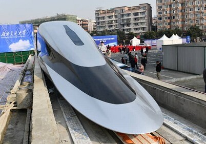 Китай показал поезд будущего, способный разгоняться до 1000 км/ч (Фото)