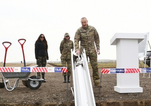 Президент Ильхам Алиев заложил фундамент дороги Физули-Шуша и аэропорта в Физулинском районе (Фото-Обновлено)