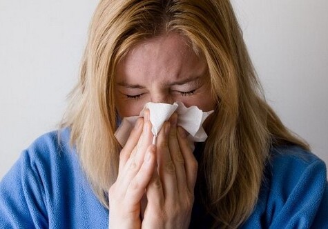 Обычная простуда вытесняет коронавирус из организма – Ученые