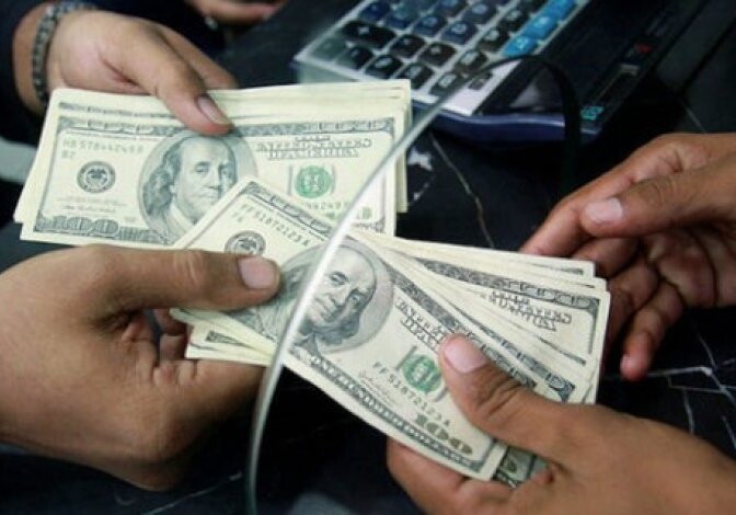 Банки ввели ограничения на продажу валюты - Манат подешевеет? (Видео)
