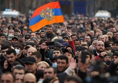 В Ереване стартовало оппозиционное шествие